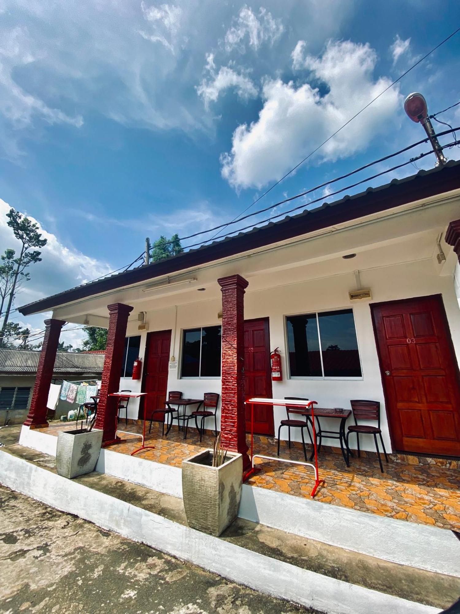 Abot Guest House 쿠알라타한 외부 사진